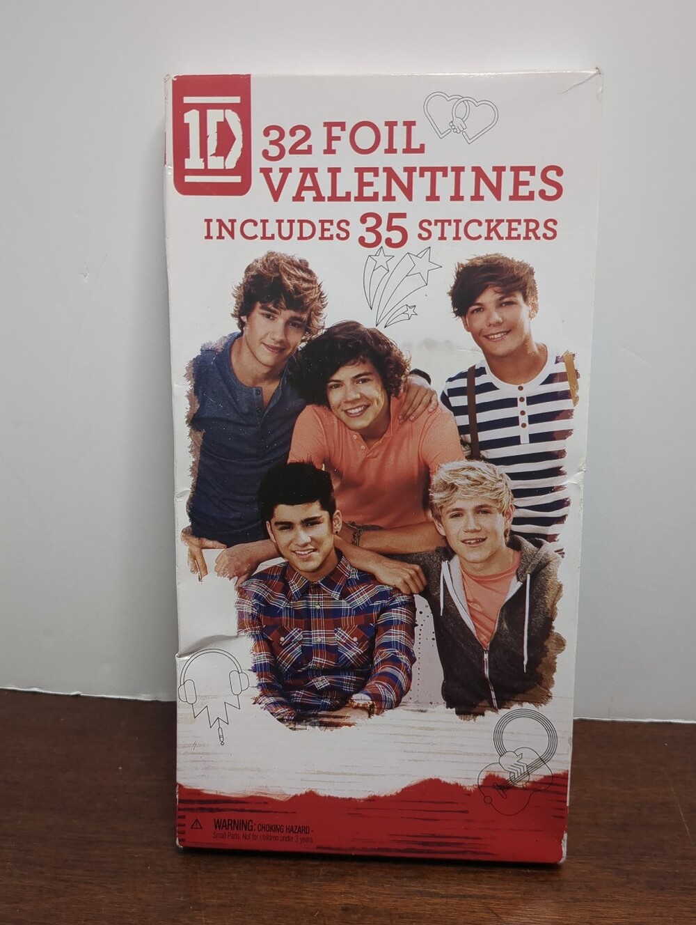 2012 ONE DIRECTION 1D Valentine Cards 32 Cards+35 Stickers+Poster NEW SEALED!